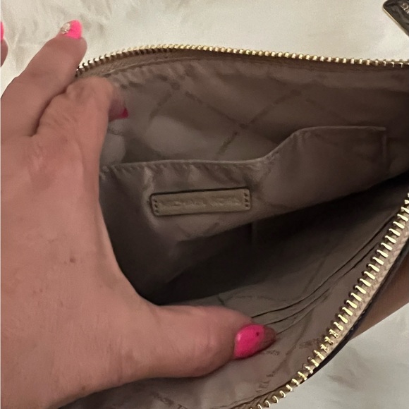 NWOT Michael Kors Front Pocket Colorblock Wristlet model No 38S0CTTW9T - Picture 6 of 9